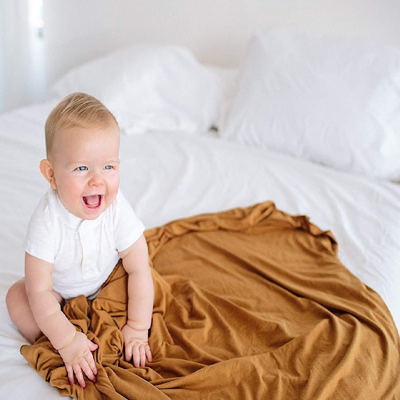 لون أسود نقي الطفل التفاف التر - مراجعة Muslin Swaddle Wrap وسعره